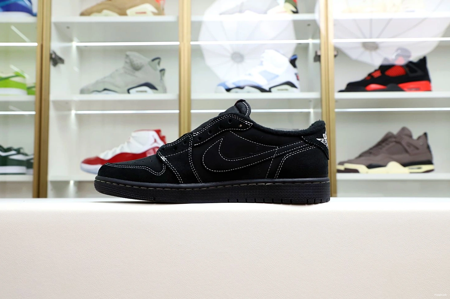 SCOTT 1 LOW TRAVIS OG PHANTOM” X “BLACK JORDAN NIKE AIR 0820